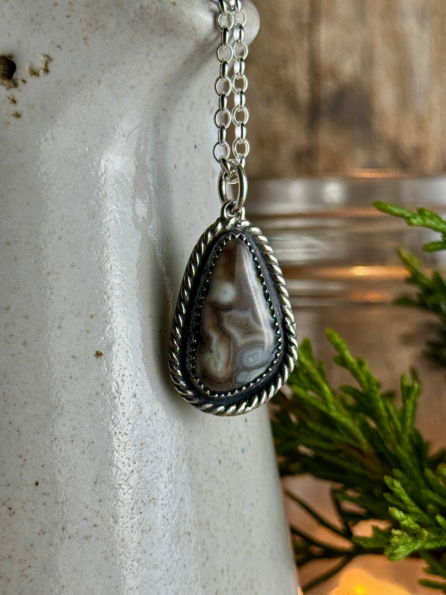 Grey Kentucky Agate Necklace Twisted 18” Chain