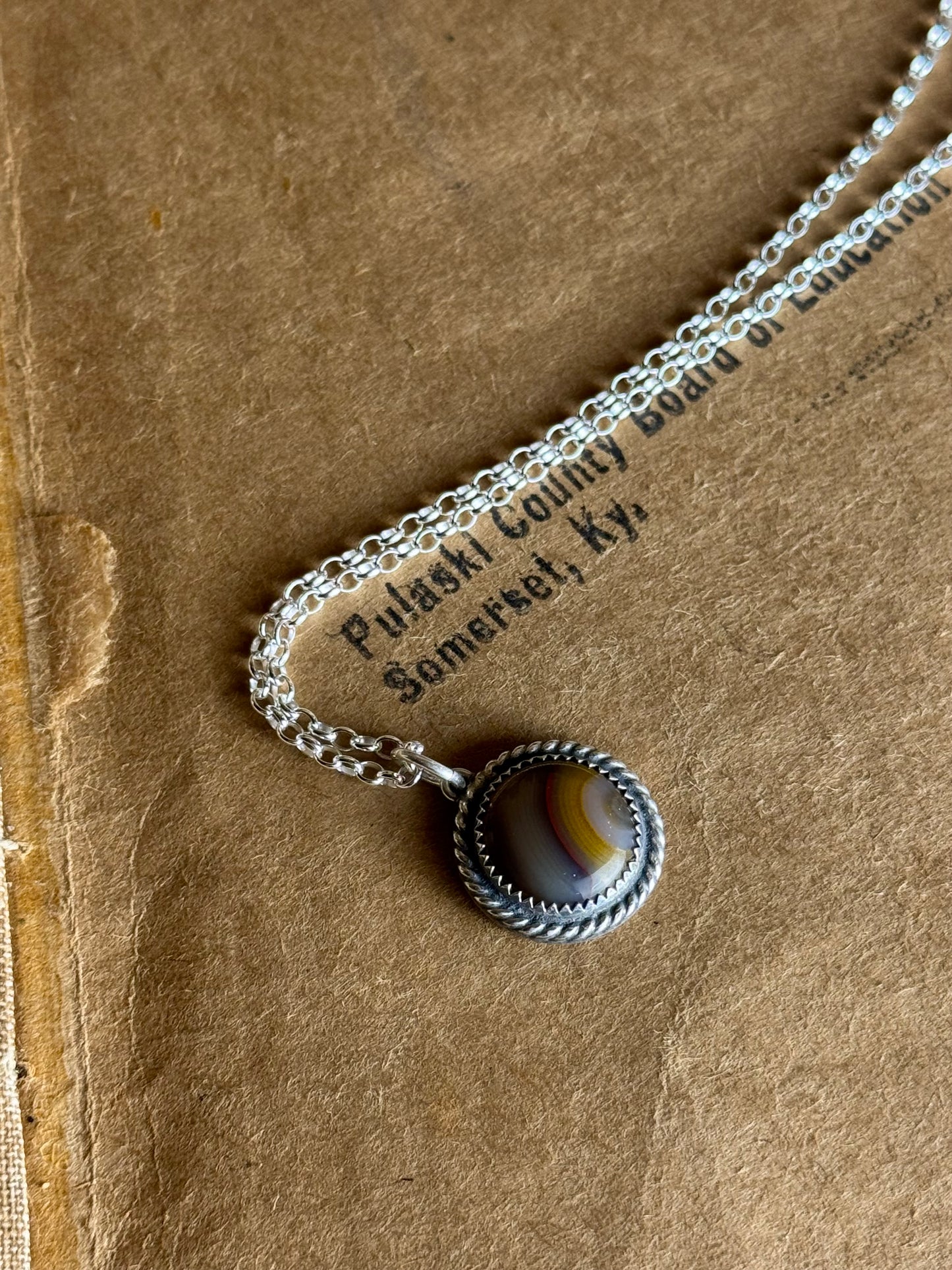Round Kentucky Agate Necklace 18” Chain