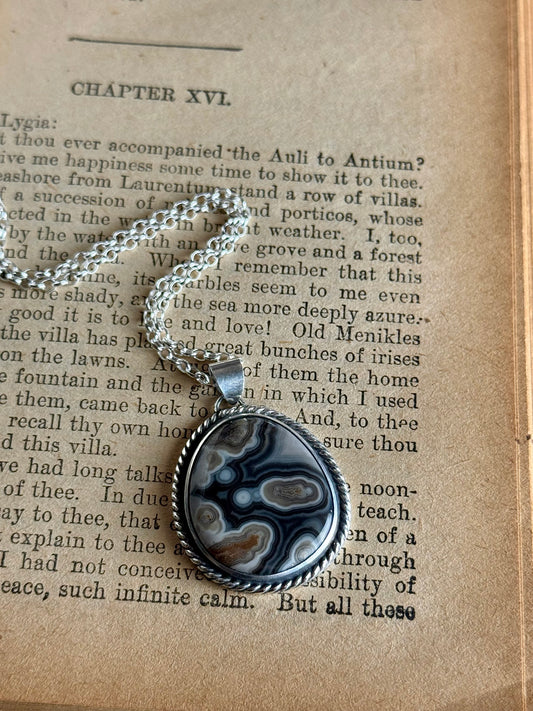 Large Grey Kentucky Agate Twisted Open Back