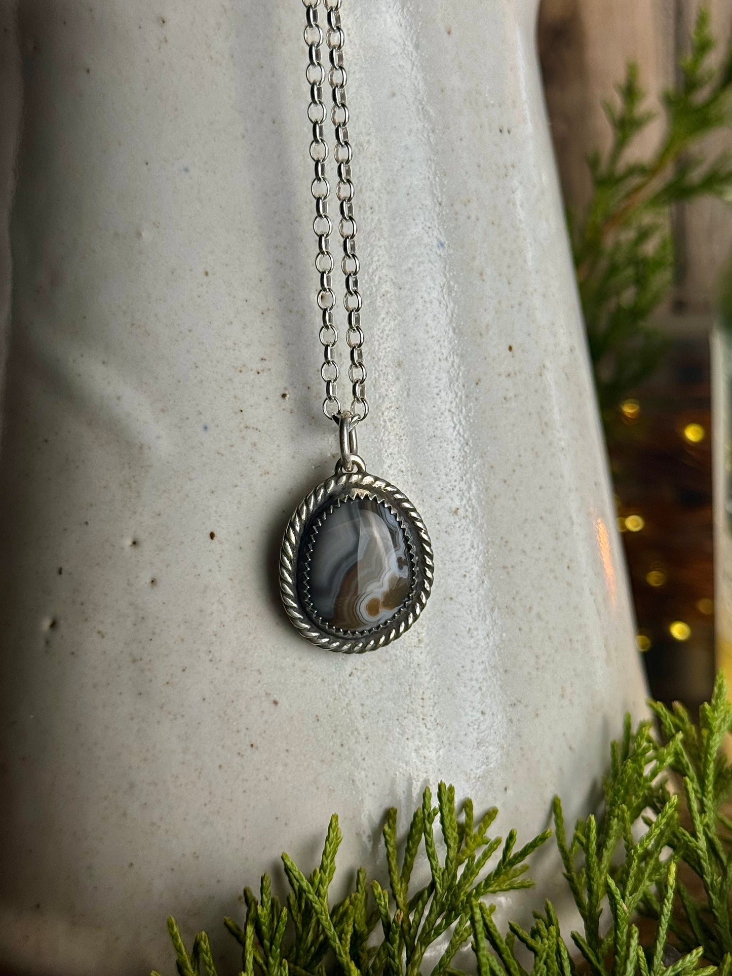 Gray Kentucky Agate Necklace