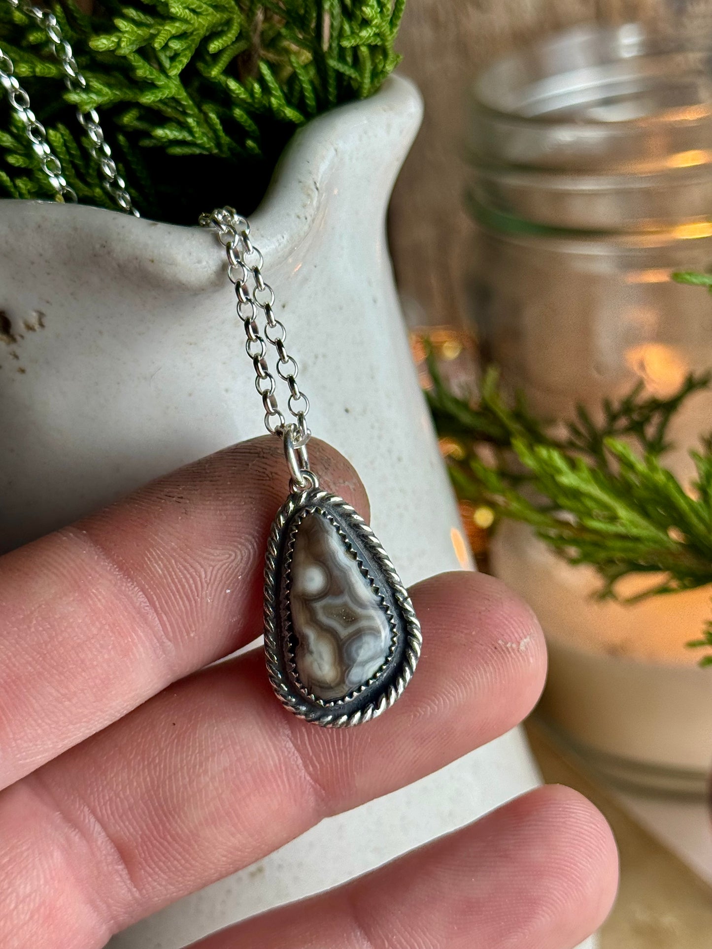 Grey Kentucky Agate Necklace Twisted 18” Chain
