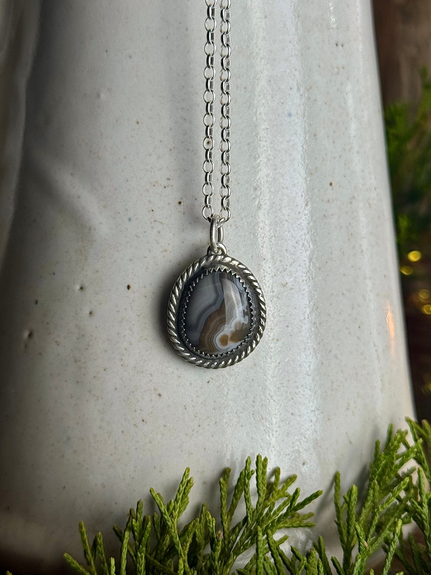 Gray Kentucky Agate Necklace