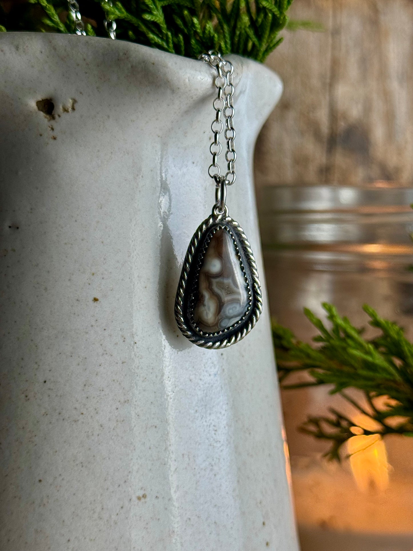 Grey Kentucky Agate Necklace Twisted 18” Chain