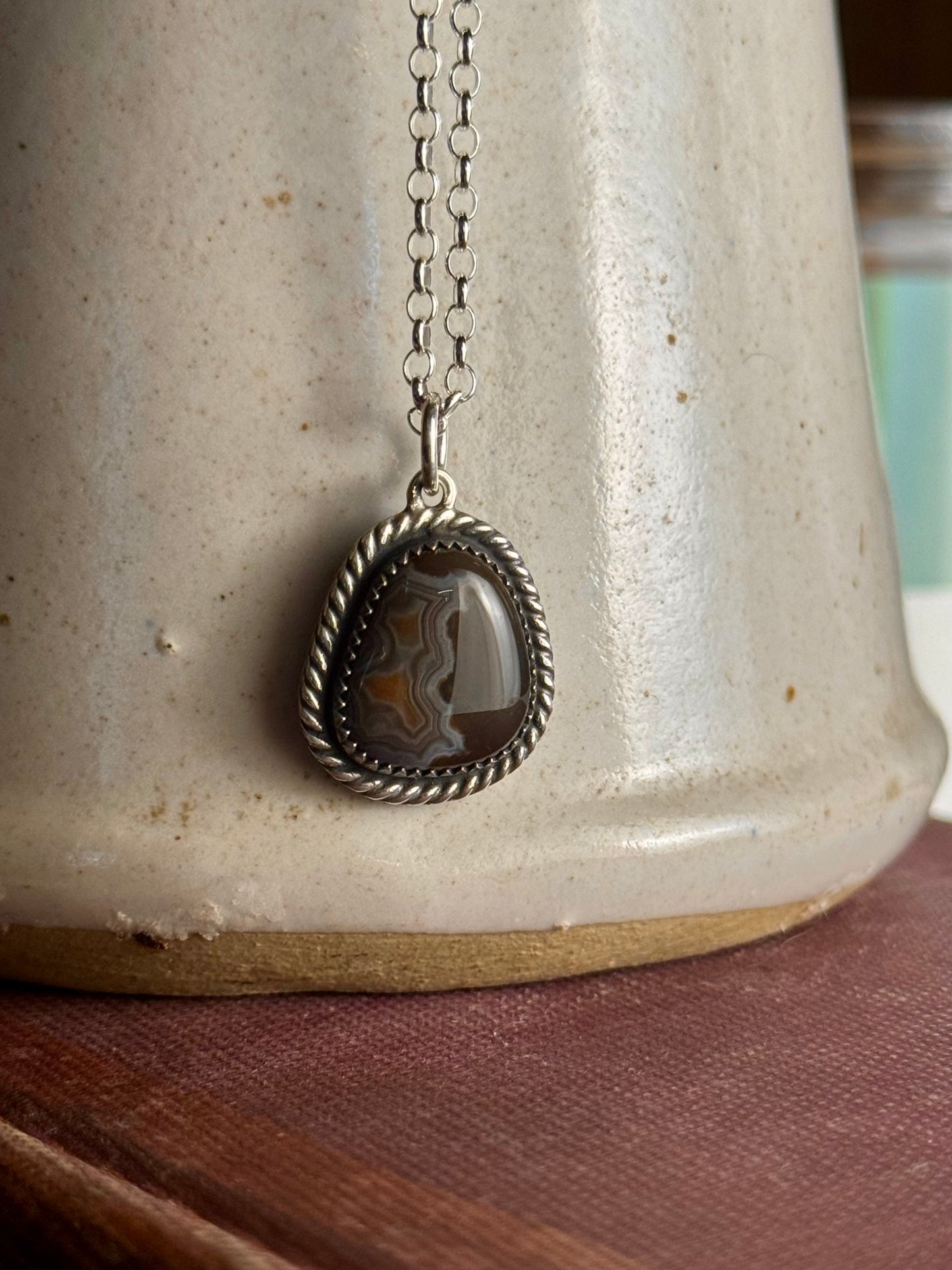 Dainty Kentucky Agate Necklace 18” Chain