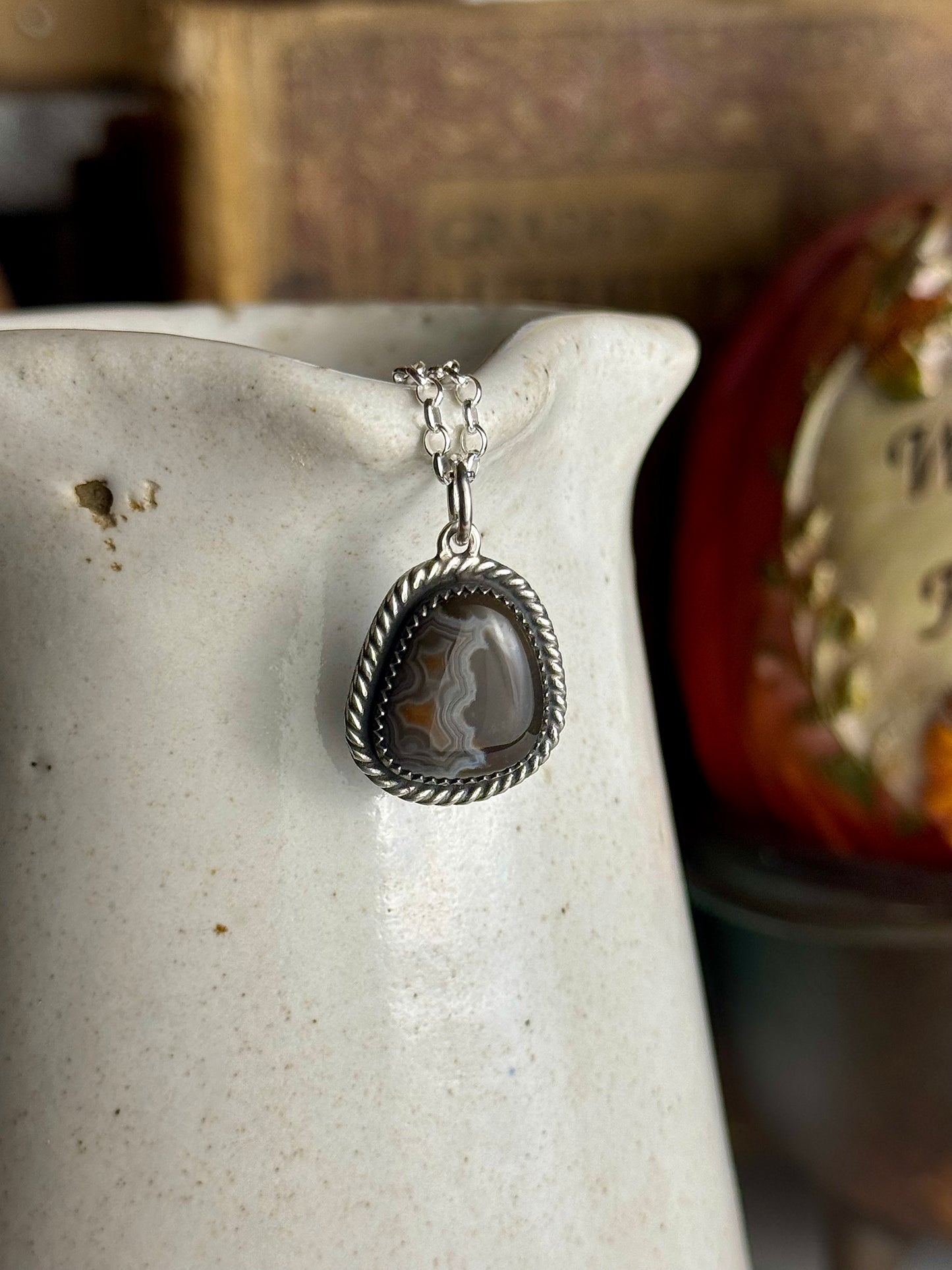 Dainty Kentucky Agate Necklace 18” Chain