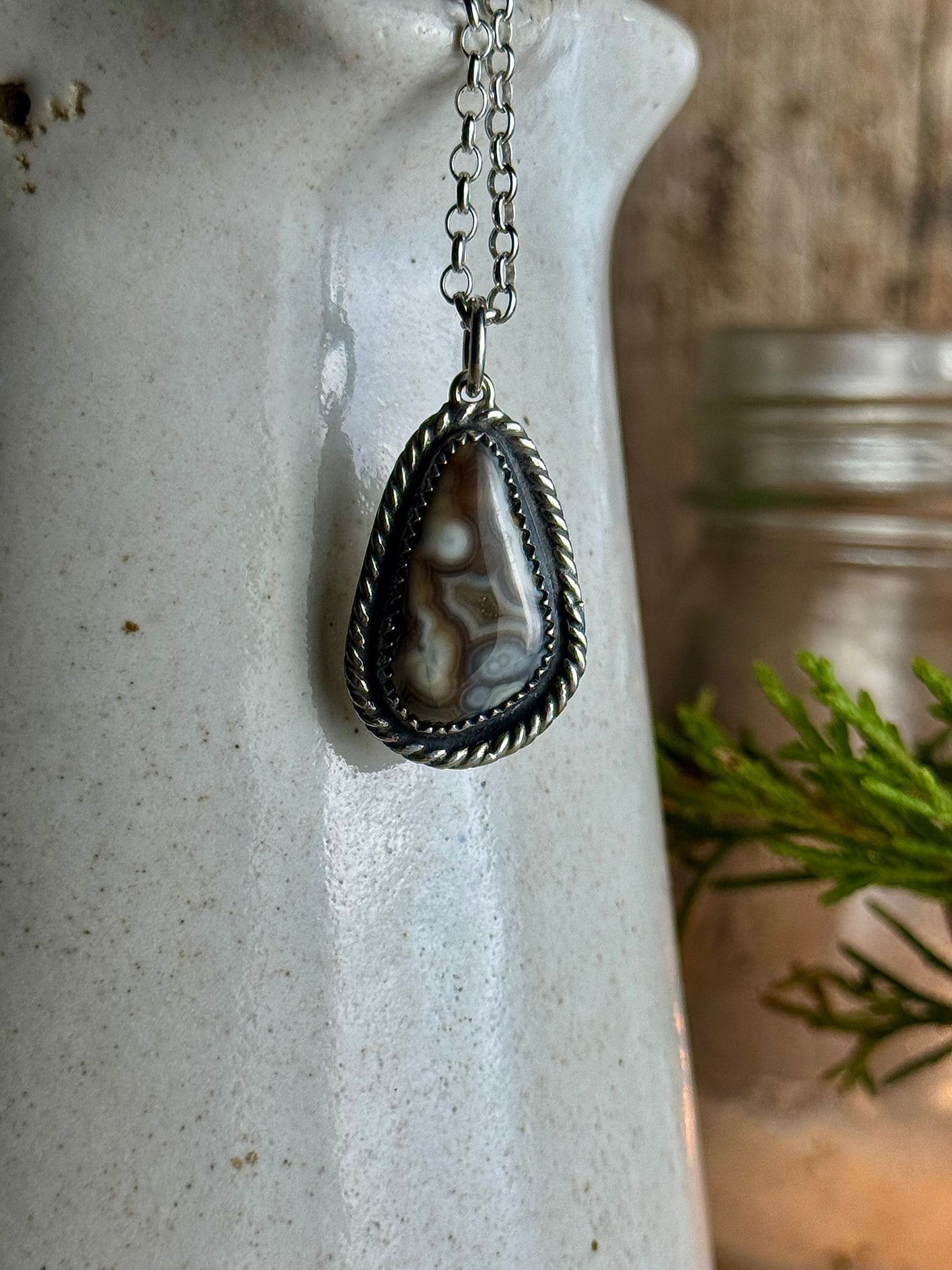 Grey Kentucky Agate Necklace Twisted 18” Chain