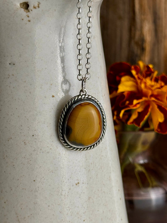 Yellow KY Agate Necklace Twisted Accent