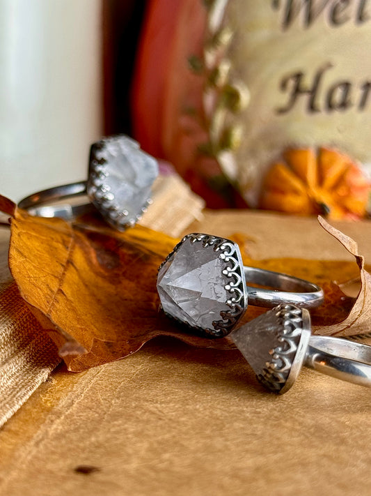 Kentucky Crystal Point Ring