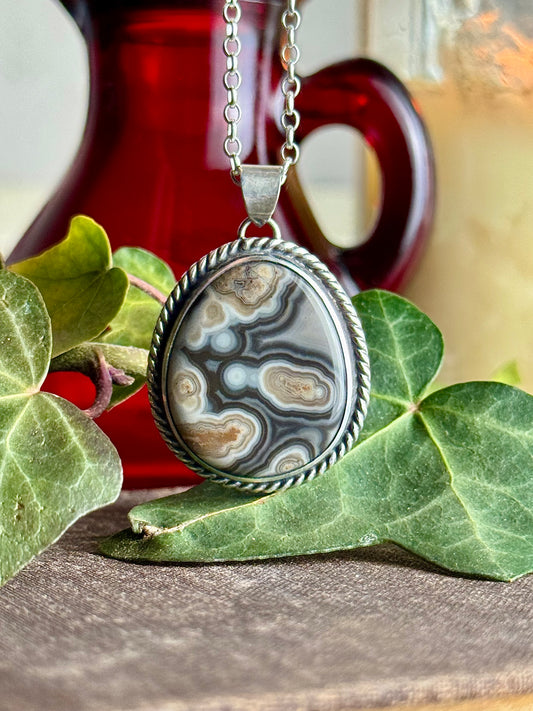 Large Grey Kentucky Agate Twisted Open Back